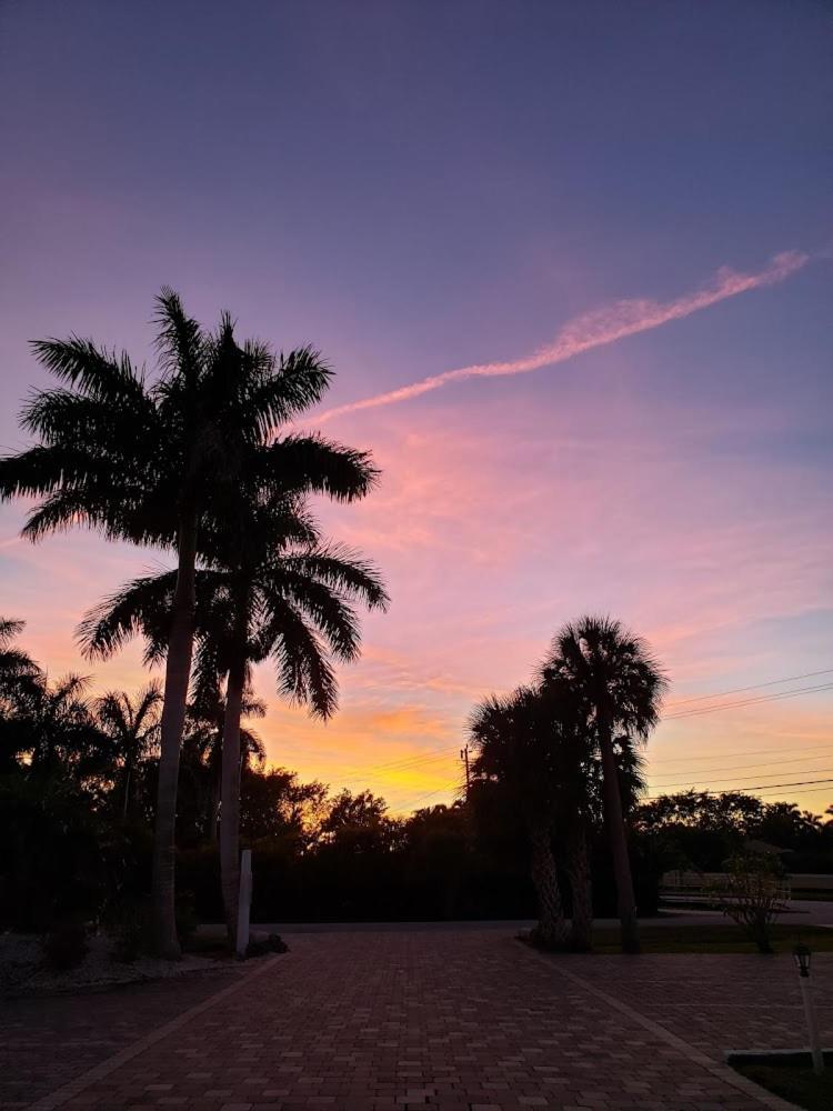 2 Bed Cottage With Pool, Close To Beach! Bbq Grills & Patio Fort Myers Exteriör bild
